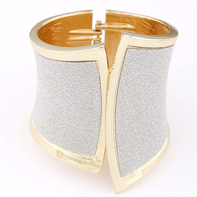 Maternity Silver Color Geometrical Shape Decorated Wide Design Alloy Fashion Bangles