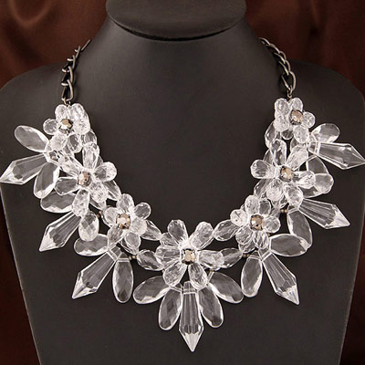Active White Flower Shape Decorated Simple Design