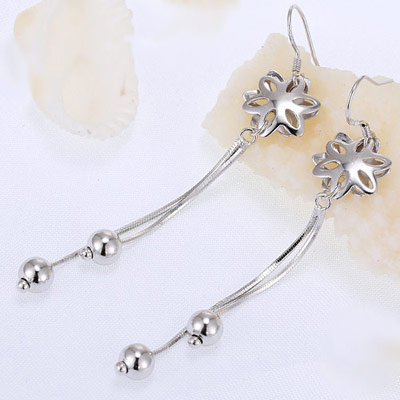 Charming Silver Color Flower Shape Decorated Tassel Design Cuprum Fashion Earrings