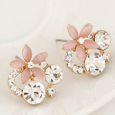 Boutique Pink Diamond Decorated Flower Design