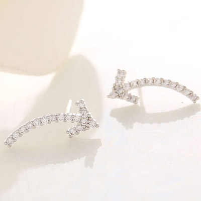 Delicate Silver Color Diamond Decorated Arrow Shape Design  Cuprum Fashion earrings