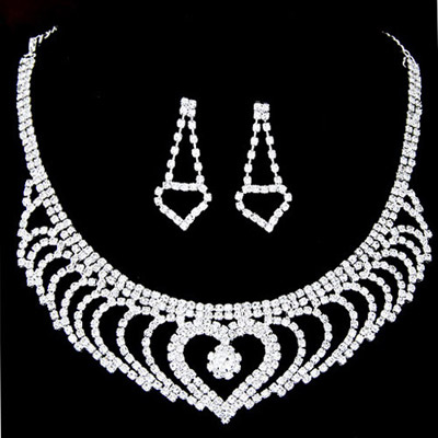 Elegant Silver Color Heart Shape Pendant Decorated Double Layer Design