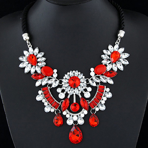 Fashion Red Waterdrop Shape Diamond Decorated Short Weaving Design
