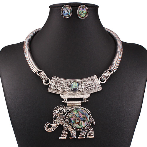 Vintage Antique Silver Elephant Shape Pendant Decorated Neck Strap Design