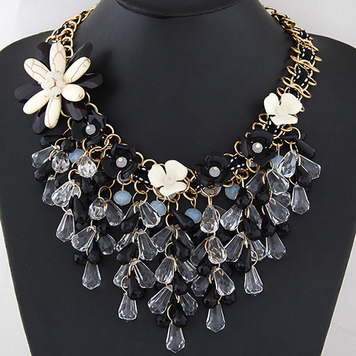 Trendy Multi-color Water Drop Shape Diamond&flower Decorated Short Chain Necklace