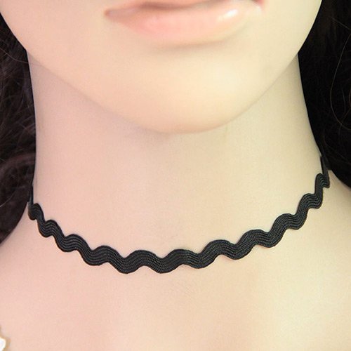 Temperament Black Pure Color Decorated Wave Shape Chain Necklace