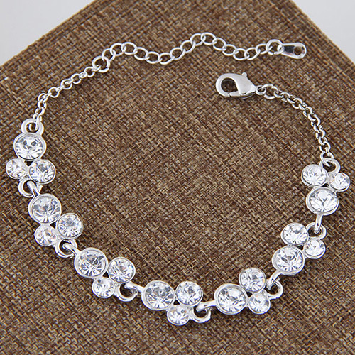 Luxury Silver Color Diamond Flower Shape Decorated Simple Bracelet