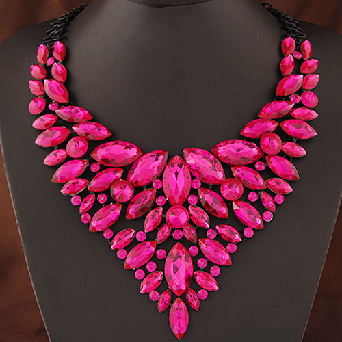 Luxury Plum Red Geometric Gemstone Decorated Hollow Out Collar Necklace