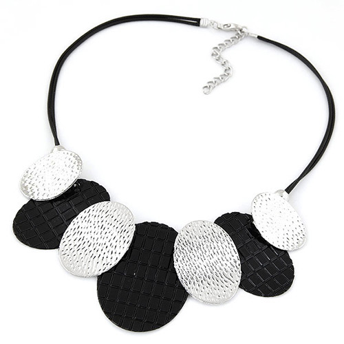 Fashion Black+white Round Shape Pendant Decorated Simple Design Necklace