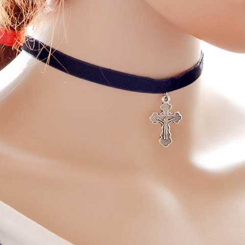 Vinatge Black Metal Cross Pendant Decorated Simple Choker Necklace