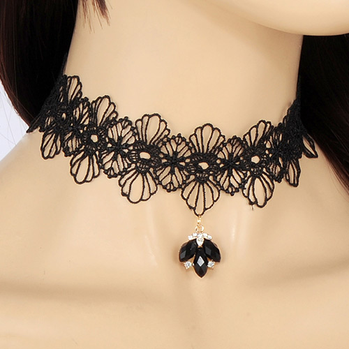 Trendy Champagne Flower Shape Pendant Decorated Hollow Out Choker
