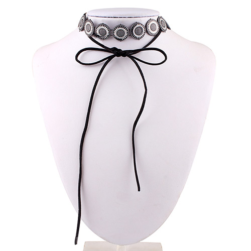Vintage Black Round Shape Decorated Bowknot Shape Necklace