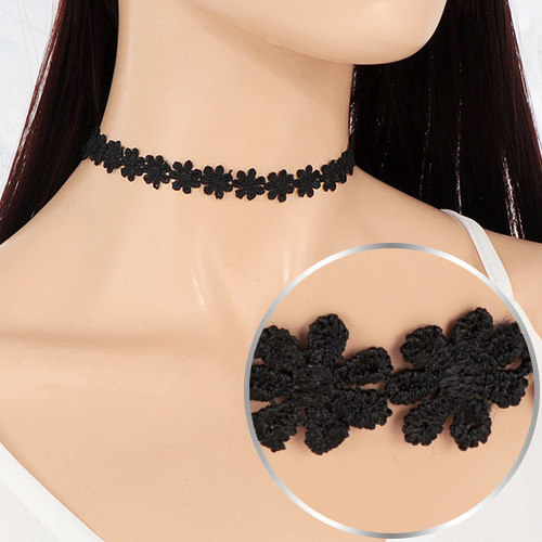 Vintage Black Pure Color Decorated Hollw Out Flower Choker
