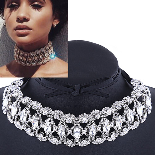 Vintage Silver Color Geomestric Shape Diamond Decorated Hollow Out Choker