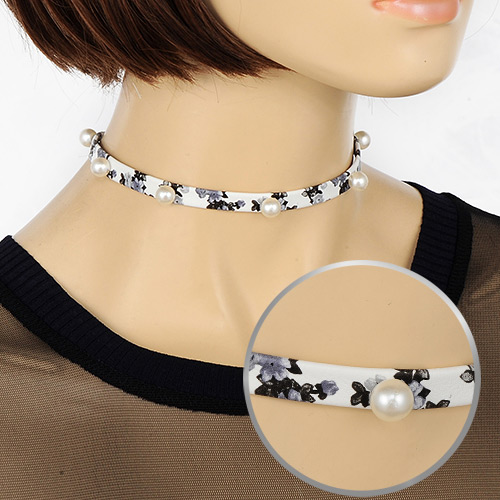 Sweet White Pearl&flower Pattern Decorated Simple Choker