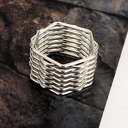 Vintage Silver Color Geometric Shape Decorated Simple Spring Ring