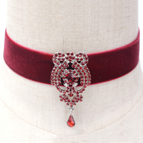 Retro Red Waterdrop Shape Gemstone Decorated Simple Choker