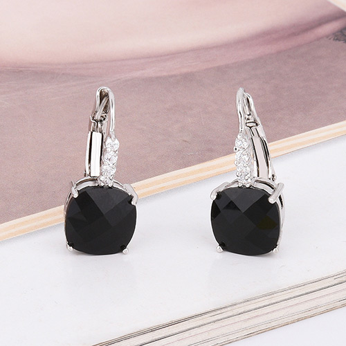 Exquisite Black Square Diamond Decorated Simple Earring