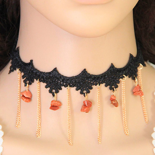 Elegant Black Stone Shape Decorated Chain Tassle Pendant Chocker