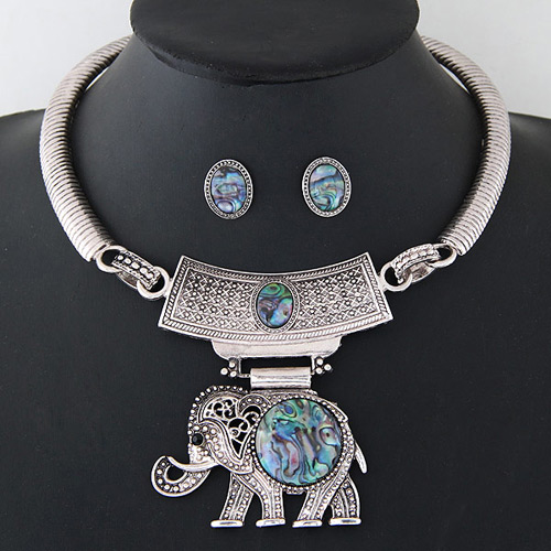 Vintage Silver Color Metal Elephant Pendant Decorated Simple Jewelry Sets