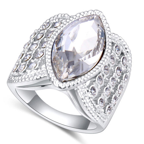 Fashion White Oval Shape Diamond Decorated Irregular Shape Design Ring
