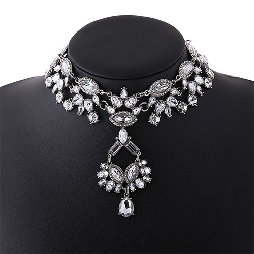 Elegant Anti-silver Aterdrop Diamond Pendant Decorated Simple Chocker
