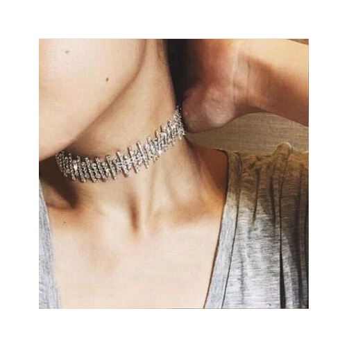 Elegant Silver Color Vertical Bar Diamod Decorated Hollow Out Chocker