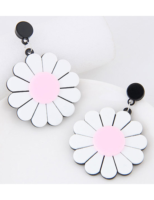 Trendy White Flower Shape Decorated Color Matching Simple Earrings