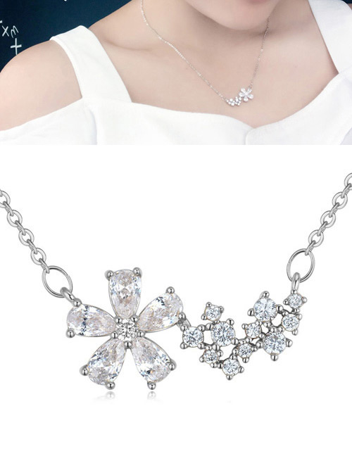 Fashion Silver Color Flower Shape Pendant Decorated Necklace