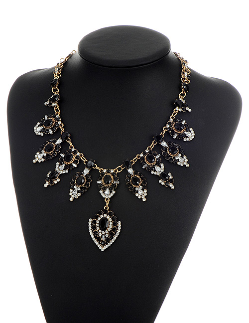 Elegant Black Waterdrop Shape Diamond Decorated Simple Necklace
