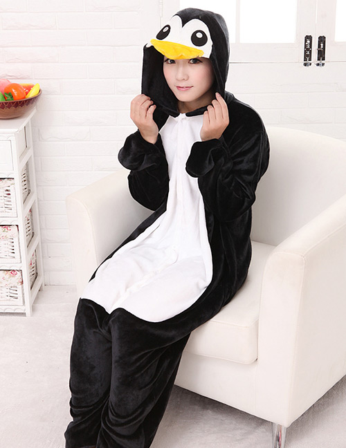 Fashion Black Penguin Shape Decorated Simple Nightgown