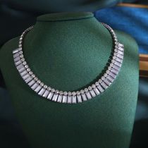Collar De Metal Rectangular Con Diamantes